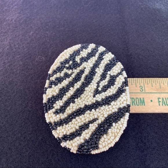 Moyna Vintage black and white compact mirror - Picture 3 of 8